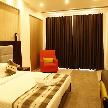 Tikamgarh Silver Estate Resort מראה חיצוני תמונה