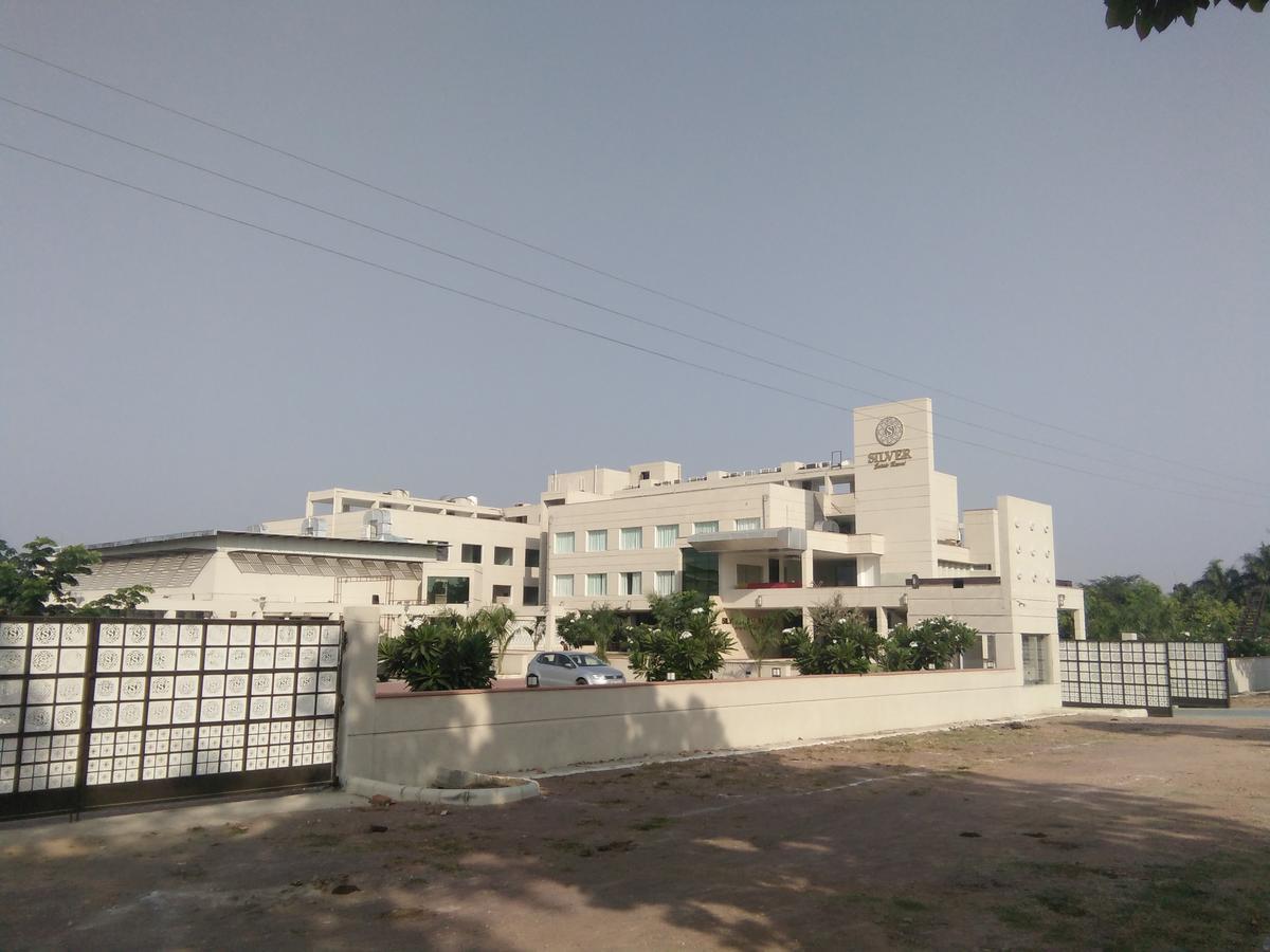 Tikamgarh Silver Estate Resort מראה חיצוני תמונה