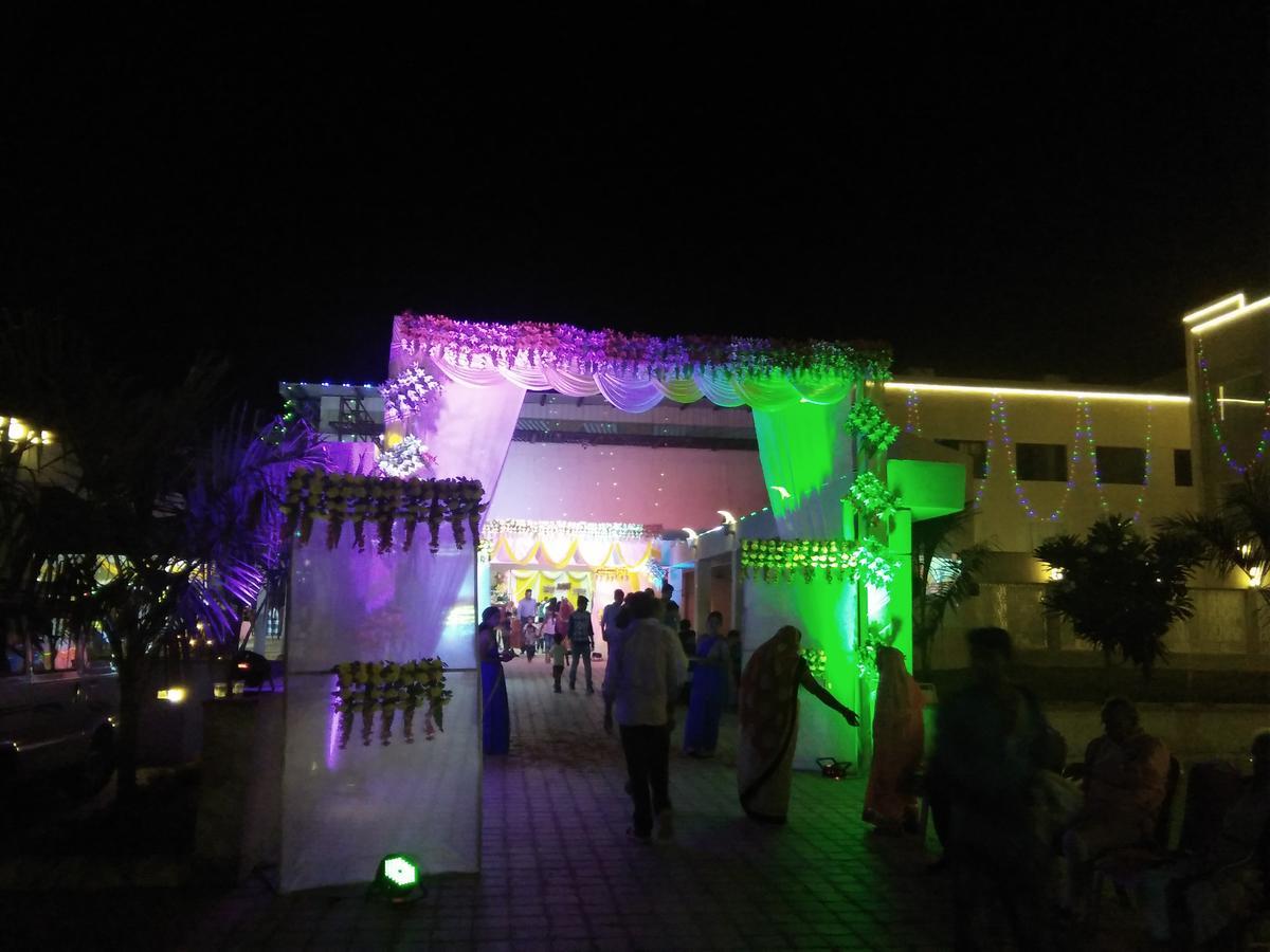 Tikamgarh Silver Estate Resort מראה חיצוני תמונה