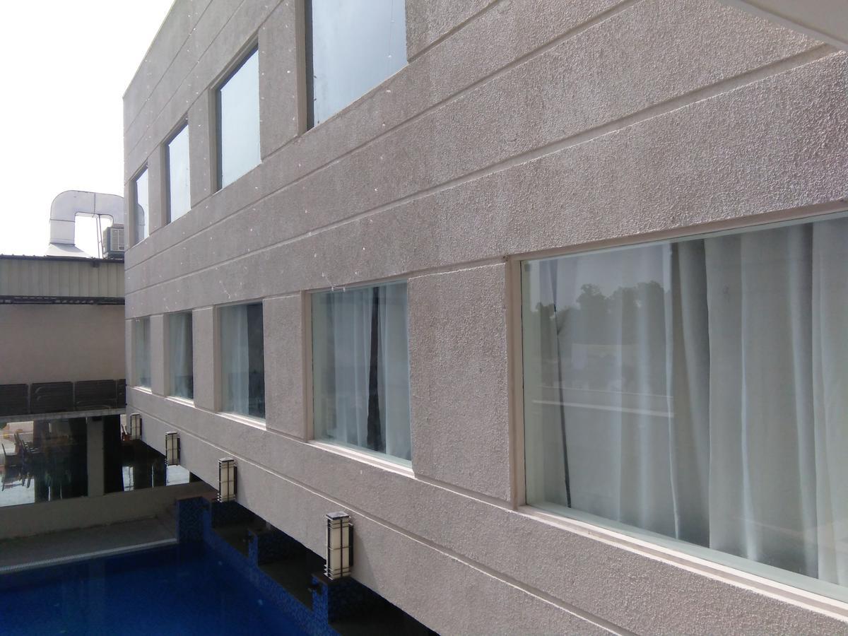 Tikamgarh Silver Estate Resort מראה חיצוני תמונה